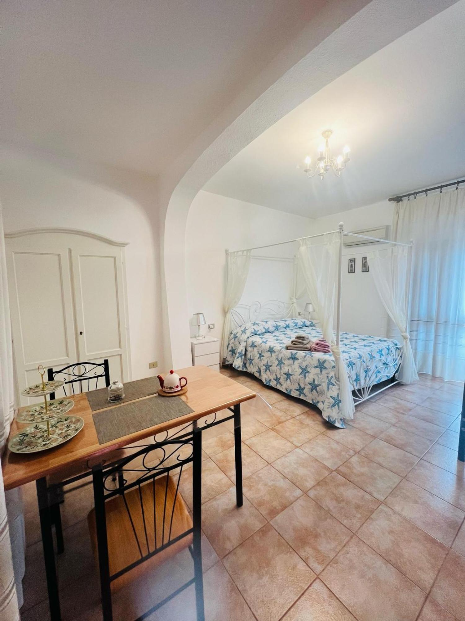 Bed And Breakfast Le Petunie Бари Сардо Екстериор снимка