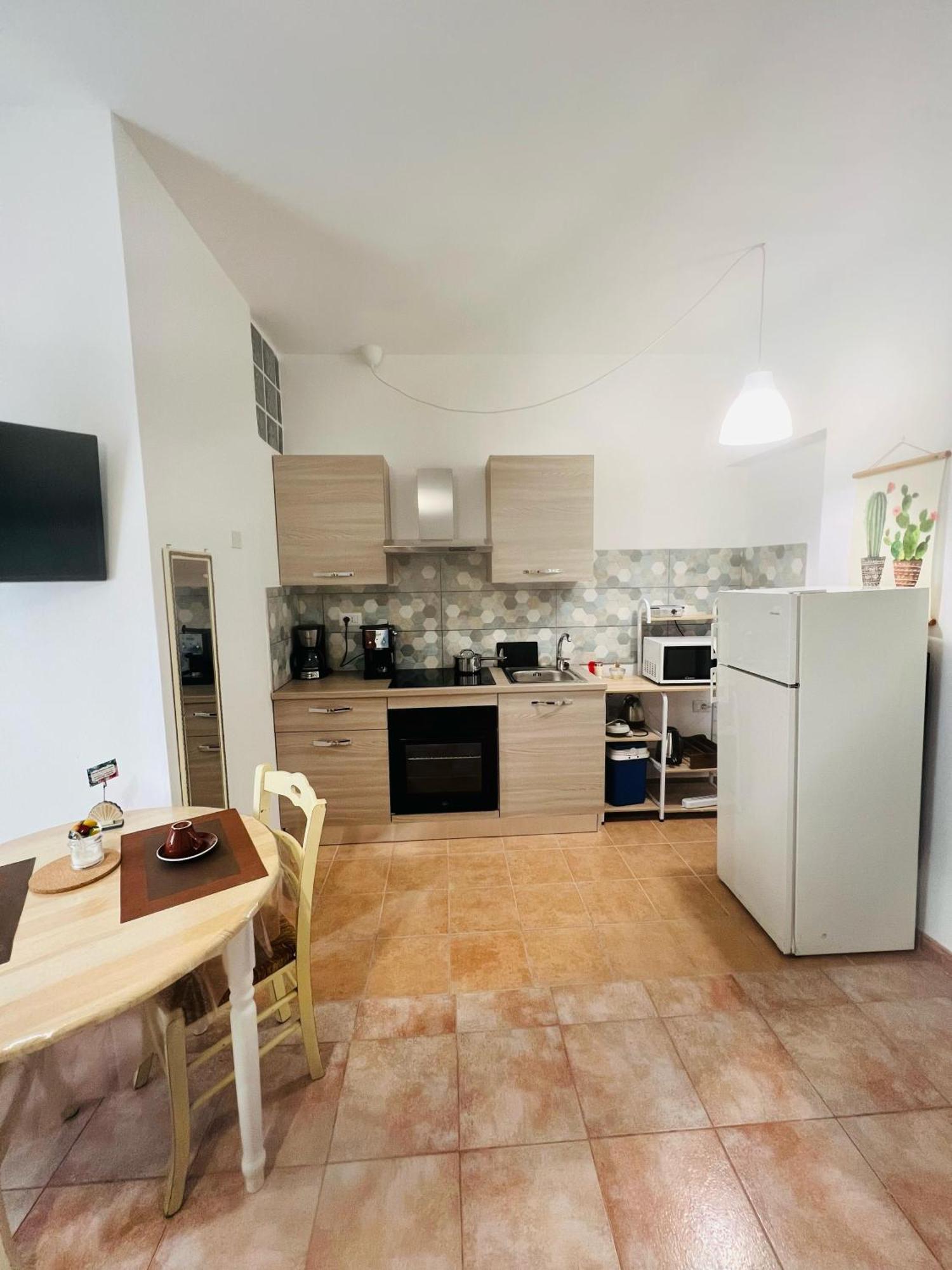 Bed And Breakfast Le Petunie Бари Сардо Екстериор снимка