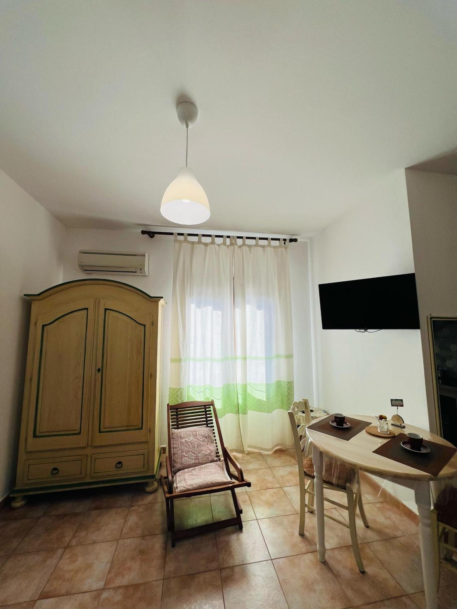 Bed And Breakfast Le Petunie Бари Сардо Екстериор снимка